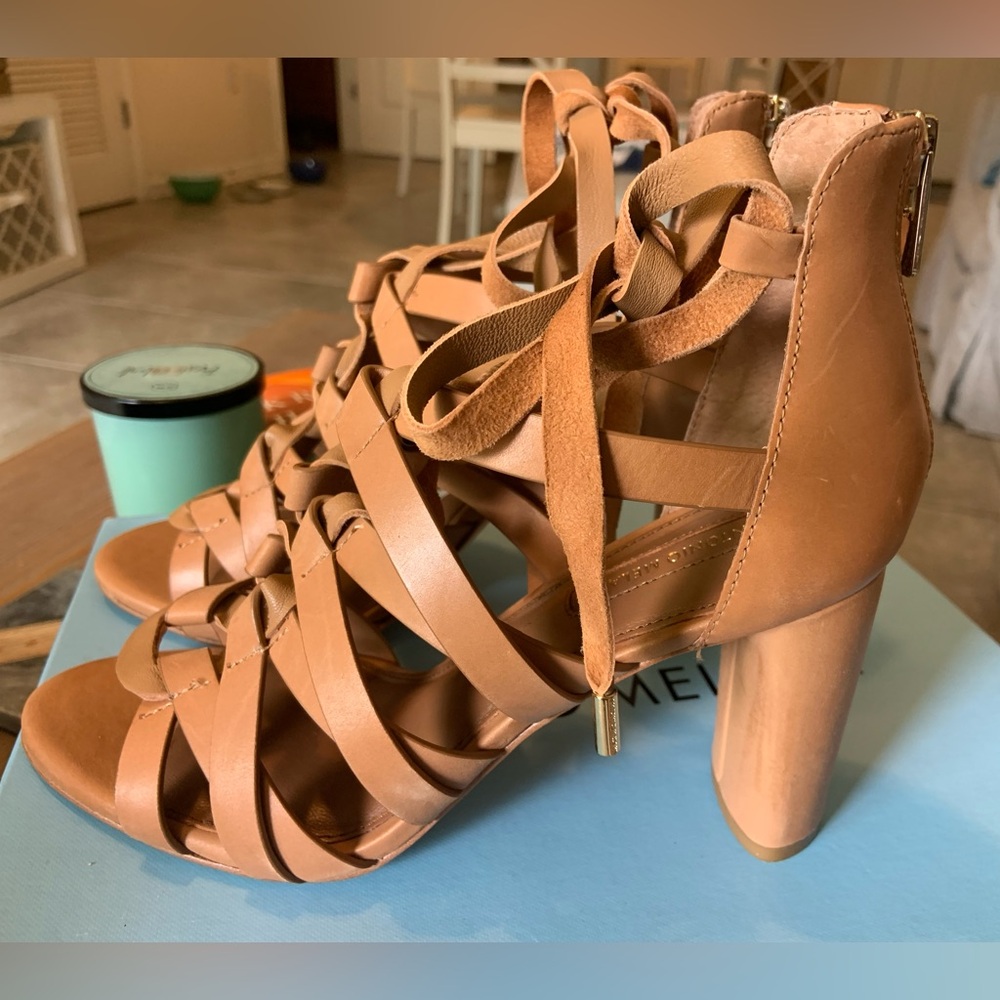 New In Box Antonio Melani Sheli Nude Tan 8